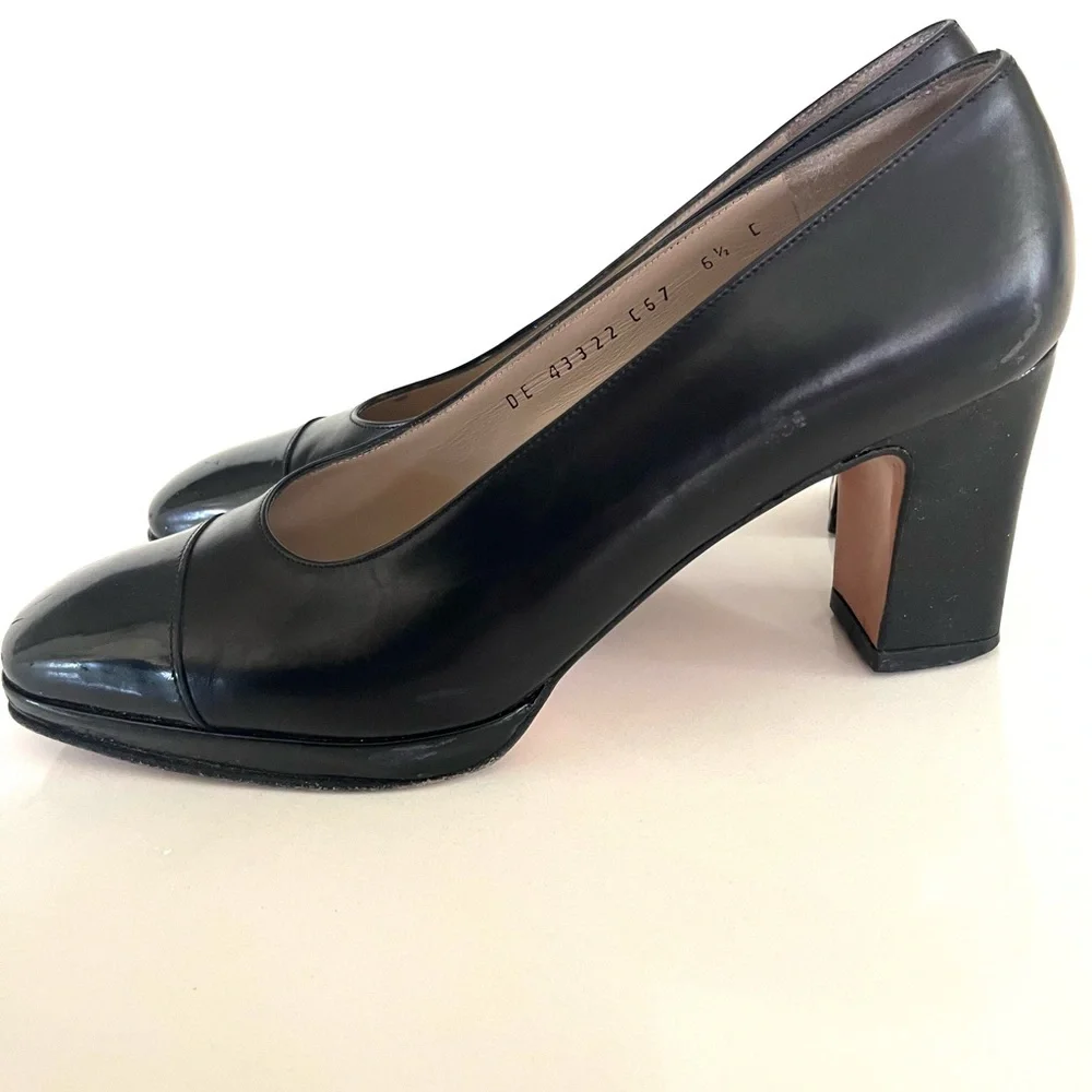 Salvatore Ferragamo pumps Black leather Women's Shoes